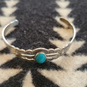 Vintage Southwestrn Turquoise Sterling Silver Cuff Bracelet Signed SZ 4.5" E T E